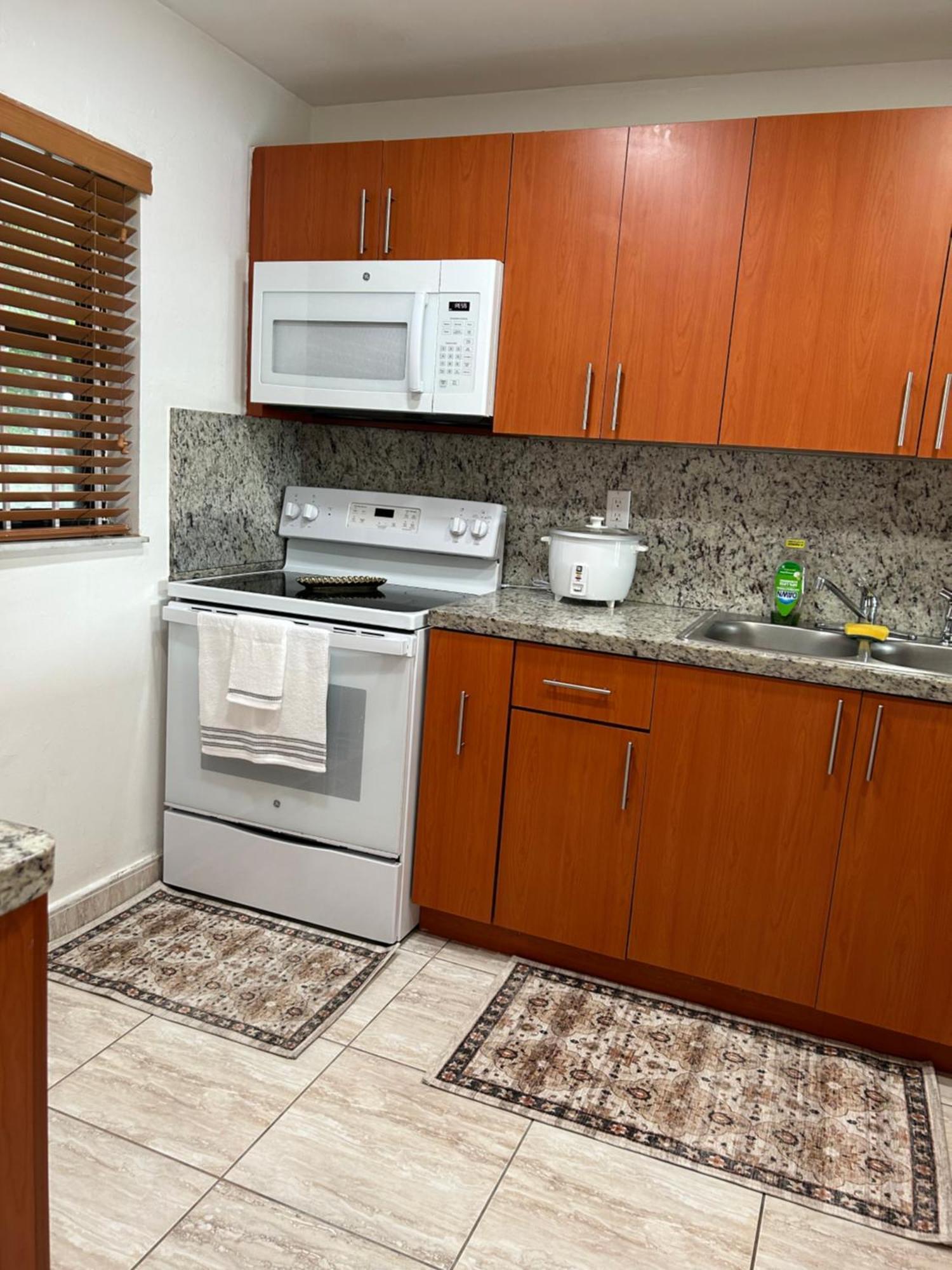 Beautiful Apartment With Very Elegant Colonial Decoration Tamiami Kültér fotó