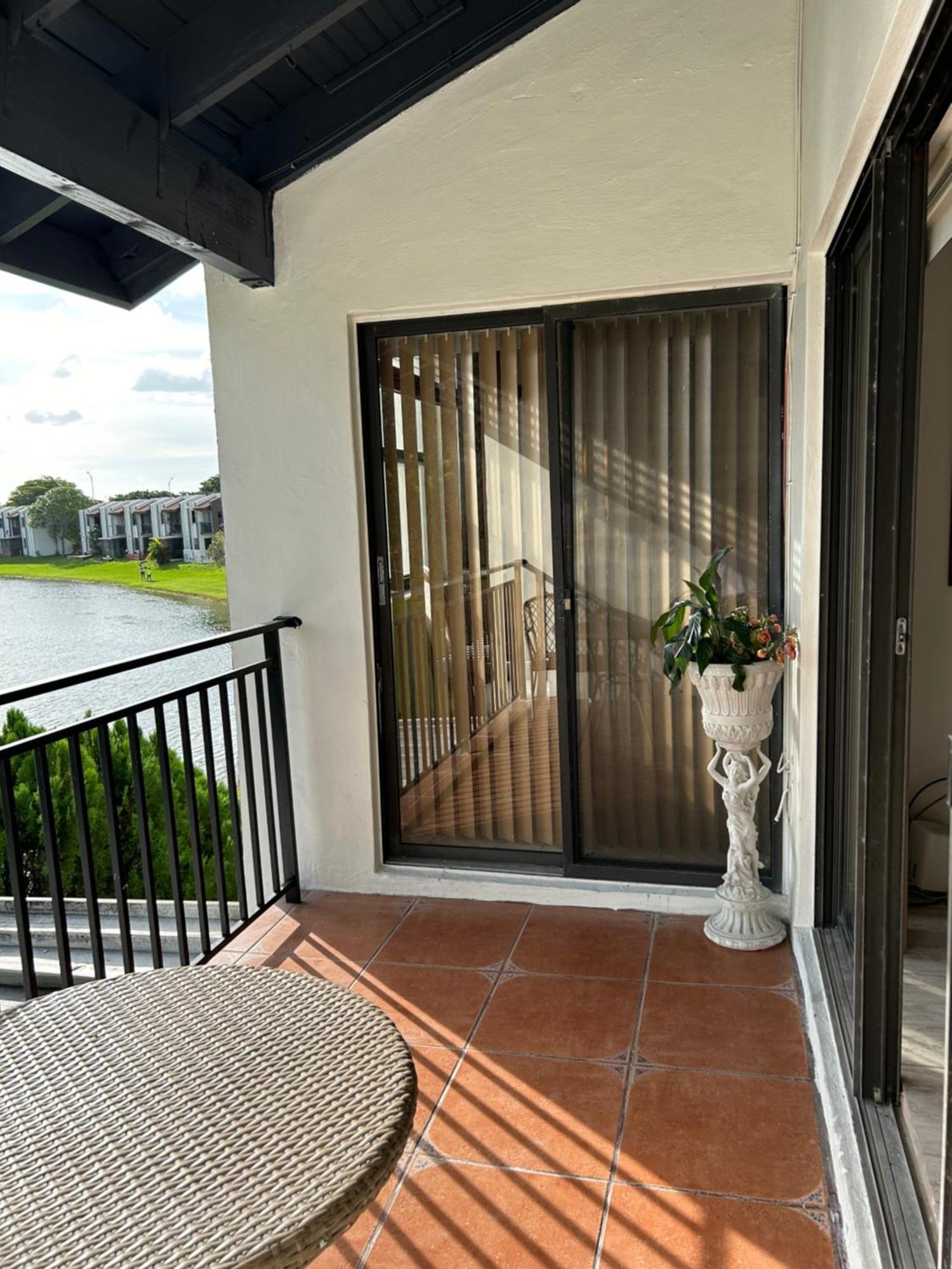 Beautiful Apartment With Very Elegant Colonial Decoration Tamiami Kültér fotó